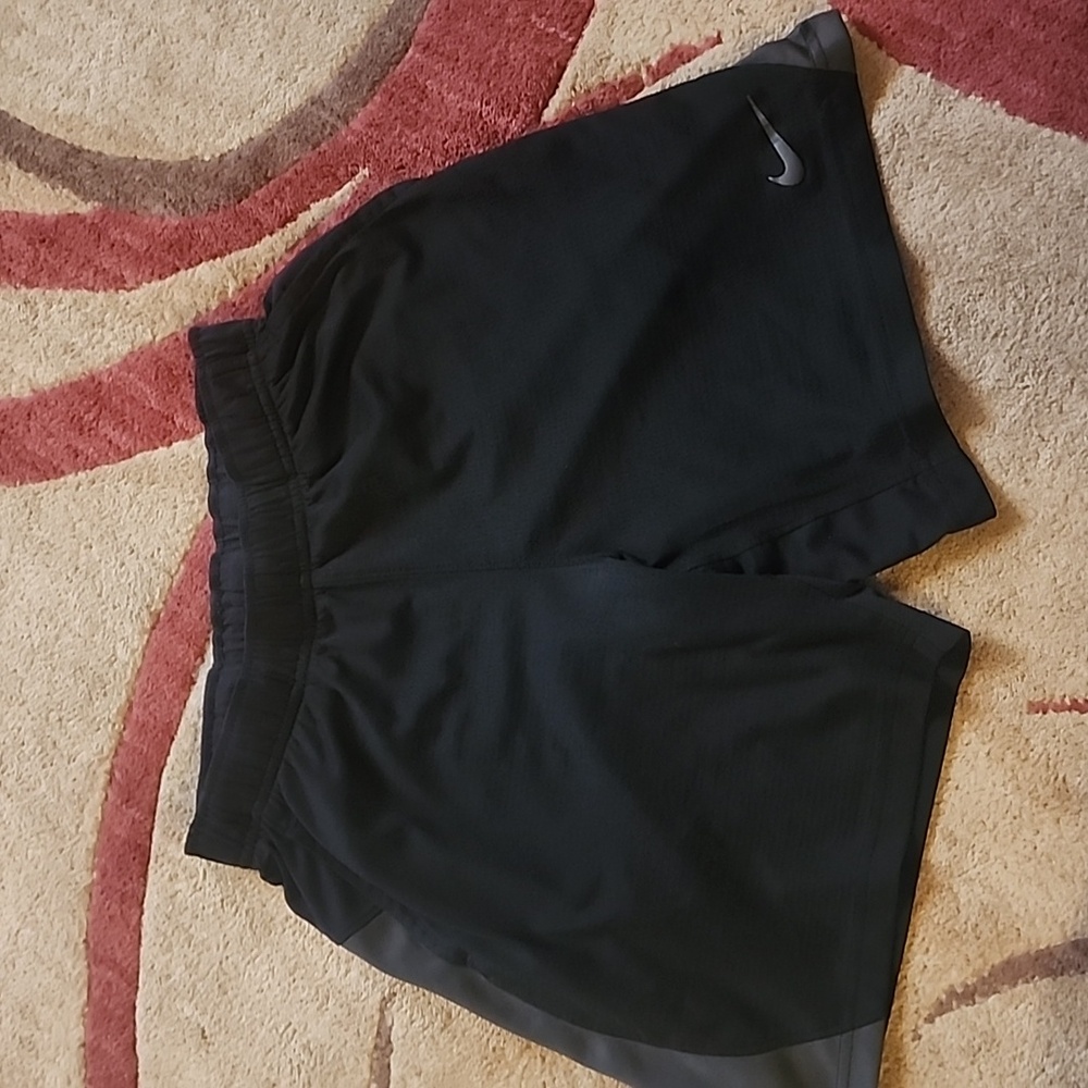 Nike Boys youth M black athletic shorts